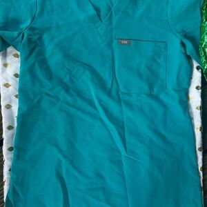 Figs Catarina scrub top color teal XXS NWOT
